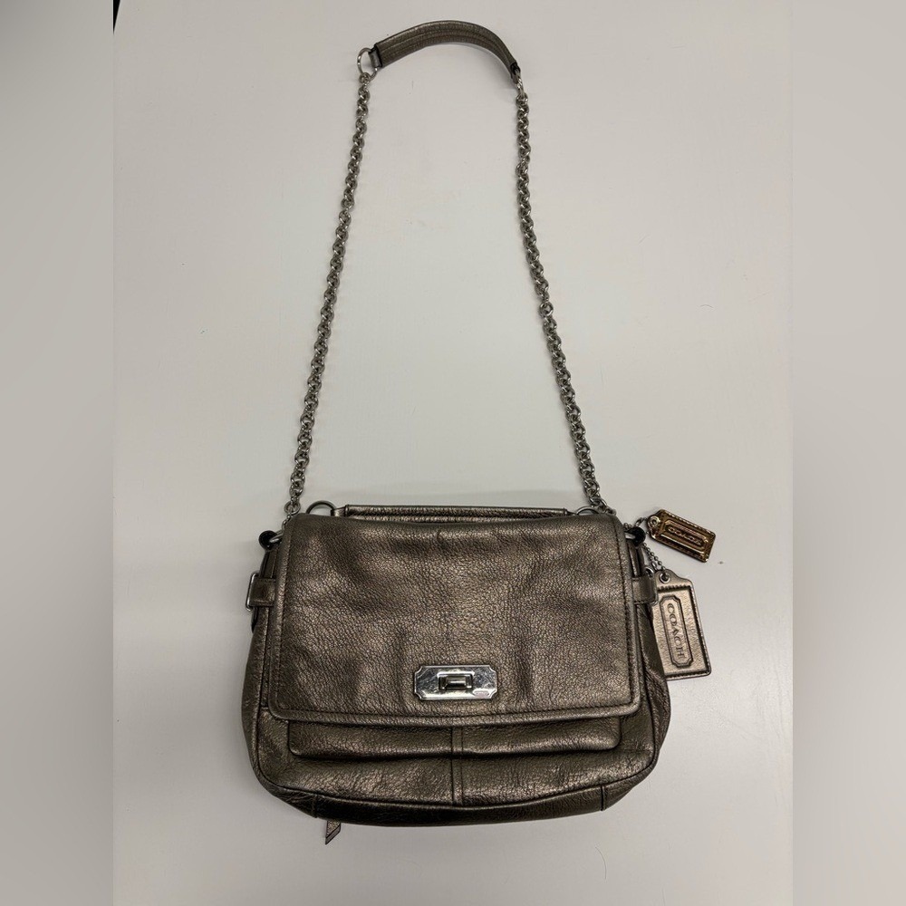 Coach Metallic Pewter Leather Chain Strap Turnlock Shoulder Bag Y2K Chic 11x8